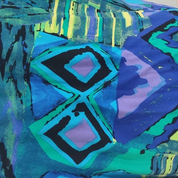 Abstract Shape Blue Purple Caliché Blouse - Picture 9 of 12